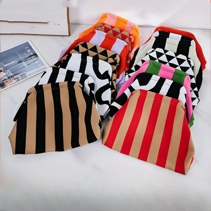 تخزين المكياج حقيبة مستحضرات التجميل المحمولة حقيبة مستحضرات التجميل المحمولة صندوق تخزين مستحضرات التجميل النمط الأجنبي عالية الجودة فني حقيبة مستحضرات التجميل