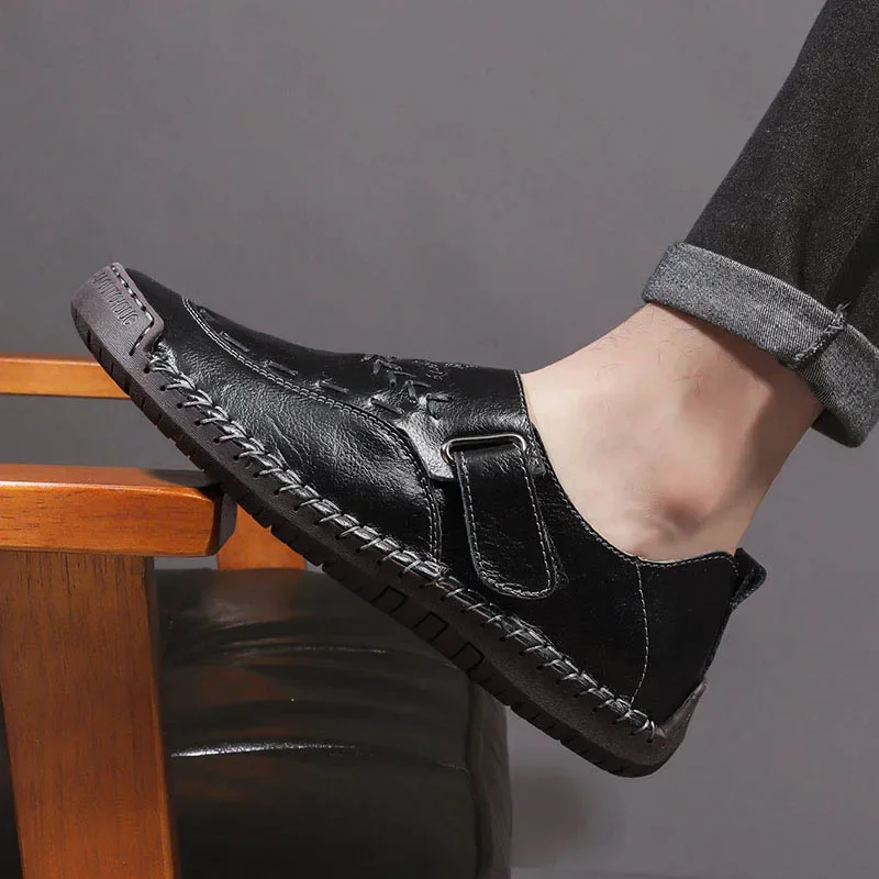 Sapato casual masculino de couro rachado, tênis respirável, mocassins de enfiar, mocassins clássicos, sapatos de condução confortáveis, marca