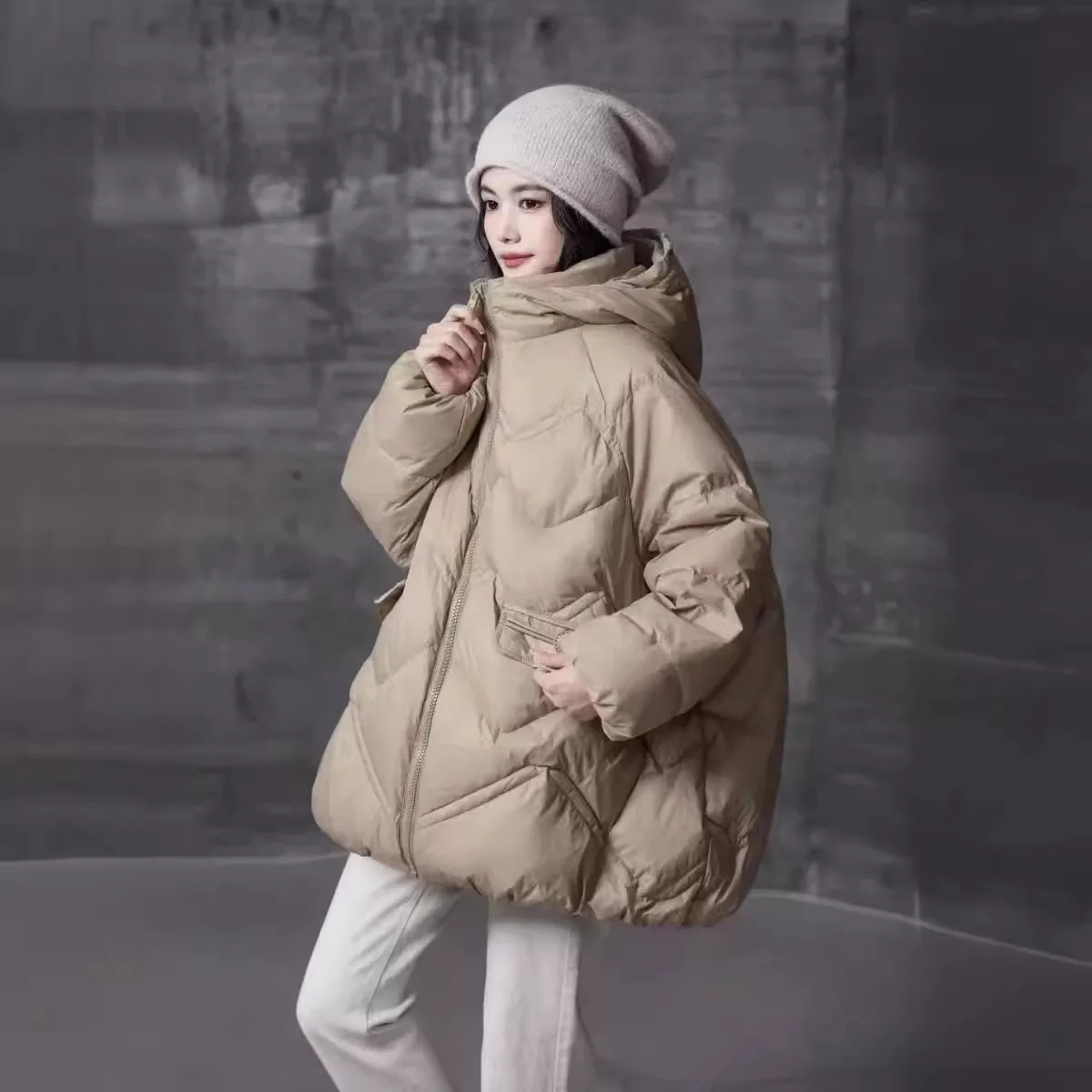 2024 autunno inverno moda nuovo piumino da donna sciolto stile coreano Casual di grandi dimensioni con cappuccio piumino 90% piumino d'anatra bianco