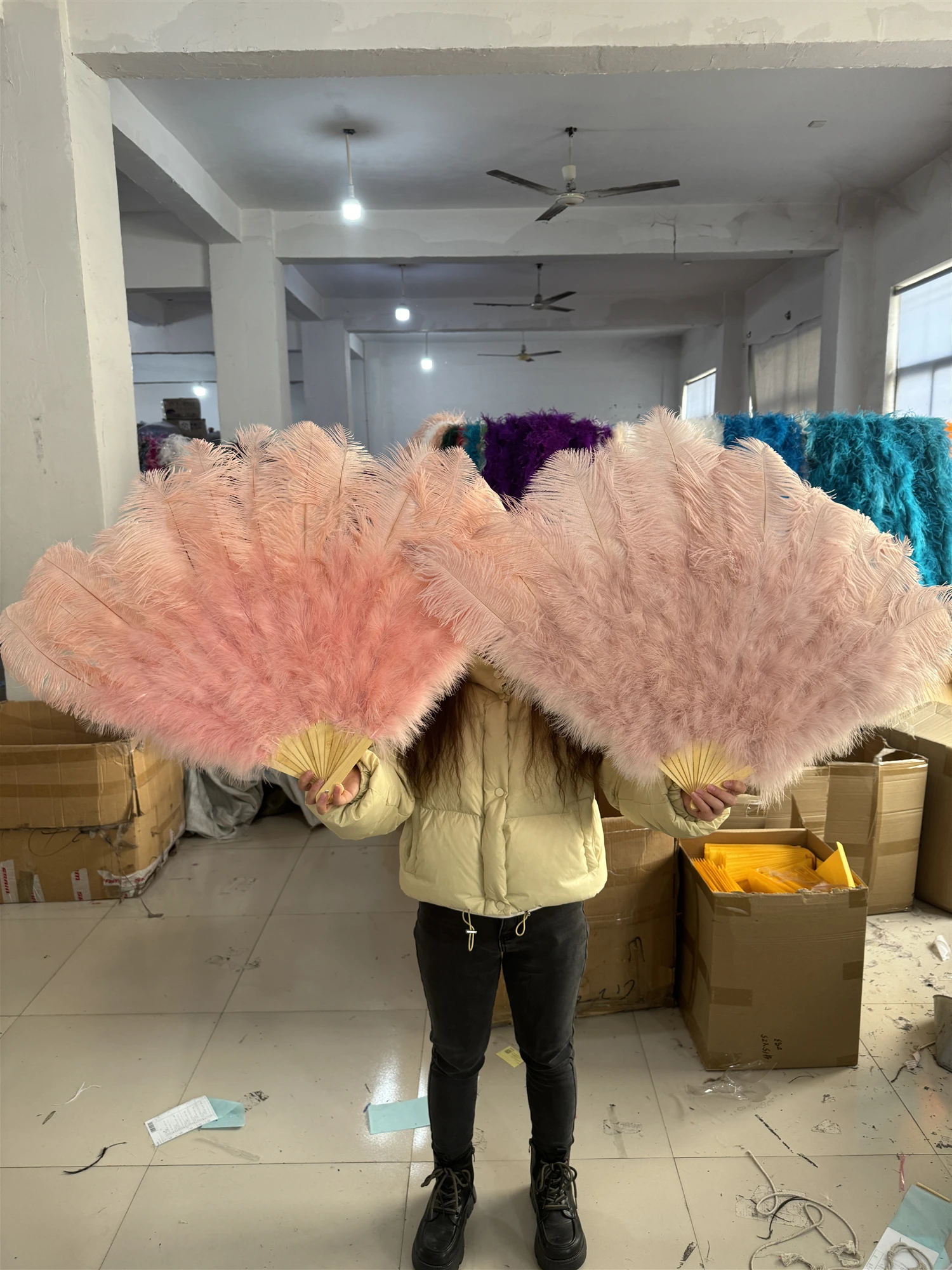 

13 Bone Ostrich Feathers Fan Halloween Party Wedding Celebration Belly Dance Show DIY Decorative Colored Large Feathers Fan