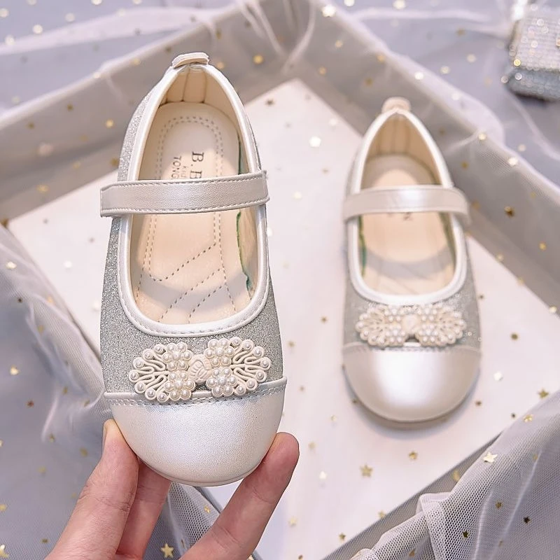 

Новинка 2026, дизайнерская мягкая подошва с бантом для девочек, весенне-осенняя студенческая обувь в китайском стиле, модные удобные детские кожаные туфли на плоской подошве