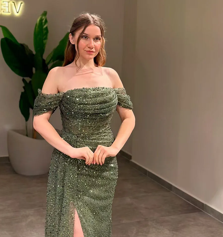 BOEING luksusowe suknie wieczorowe syrenka zielone cekiny Off the Shoulder wysoki podział suknia wieczorowa Party Vestidos de fiesta dostosowane