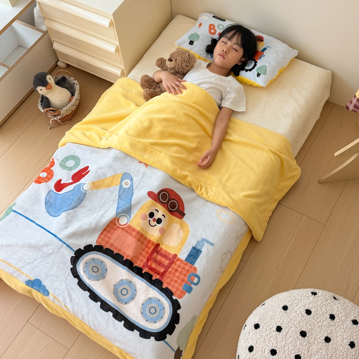 Thickened Flannel Blanket Children's Engineering Vehicle Office Air Conditioner Cover Warm Casual Shoulder Wrap Blanket Gift