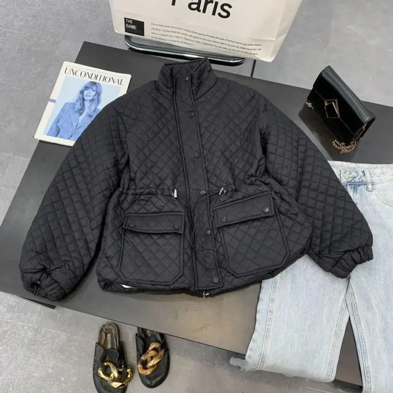 Herbst und Winter Neue Damen Daunenjacke aus Baumwolle, winddicht, Stehkragen, Pendlerjacke mit Diamantgitter und Schnürung