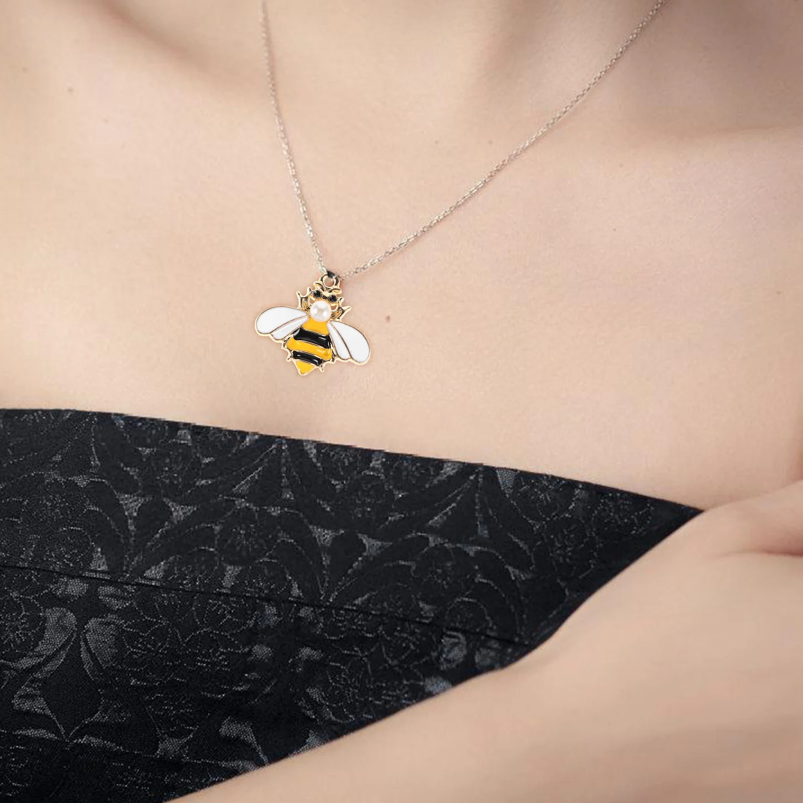 

10Pcs DIY Bee Charms for Jewelry Making Alloy Pendants Necklace Bracelet Earring Craft Accessories Tiny Bee Charms