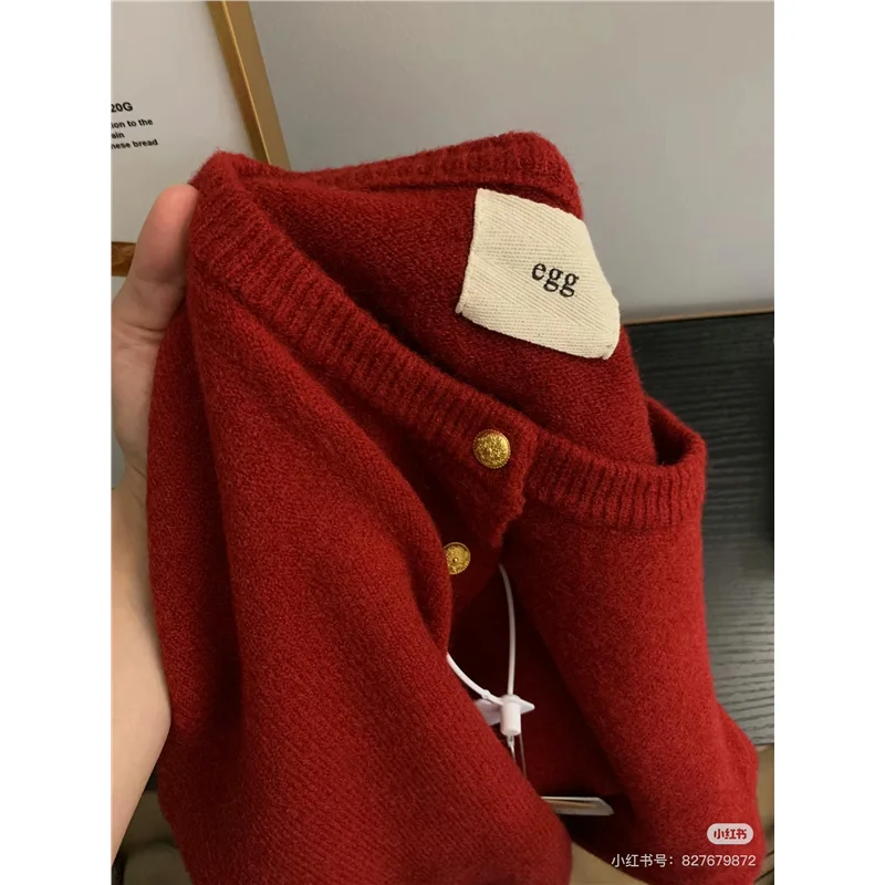 Angora red