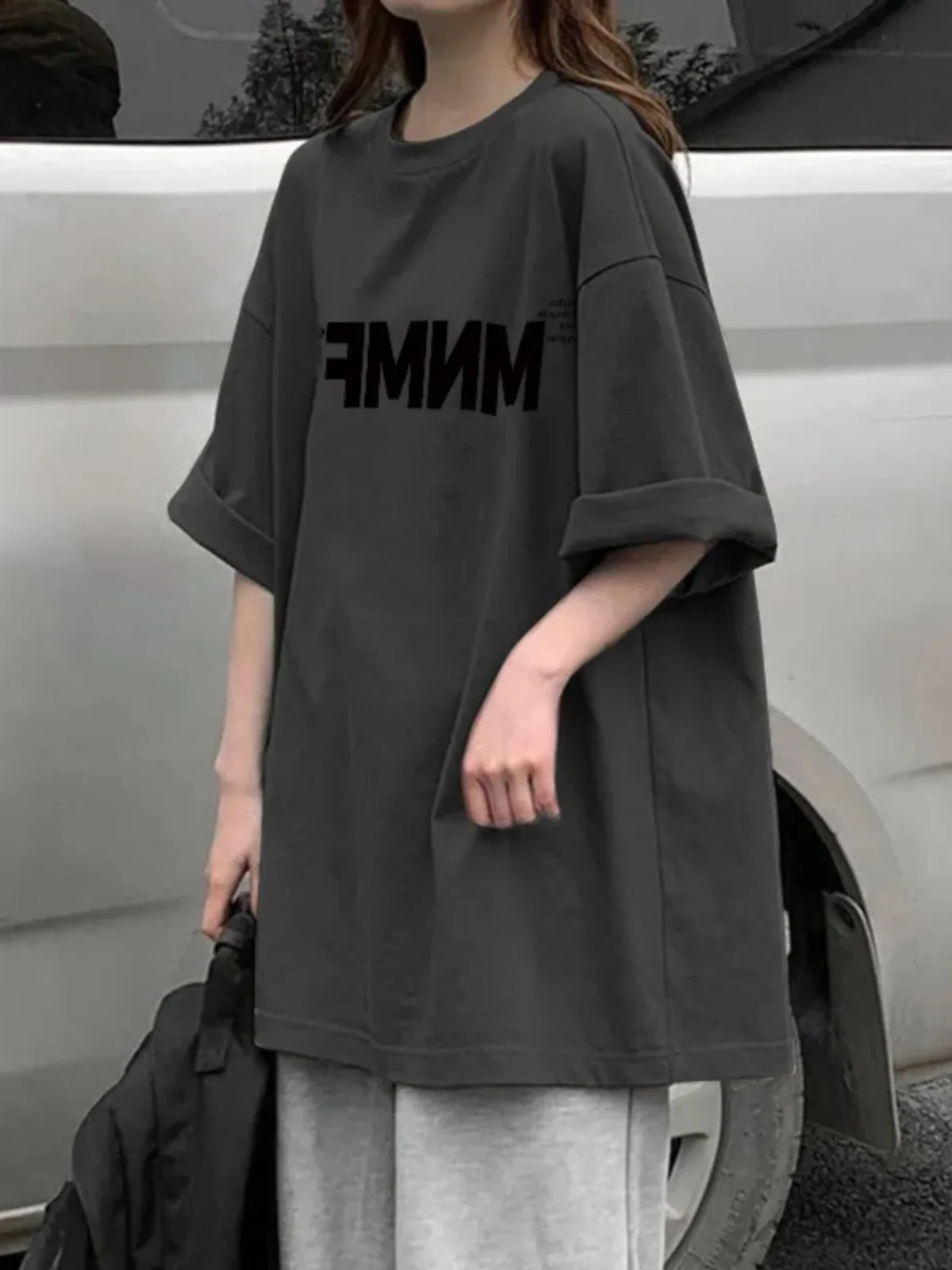 

Женская футболка больших размеров с американским буквенным принтом, свободного кроя, с коротким рукавом, повседневный топ для лета, удобная модная одежда больших размеров