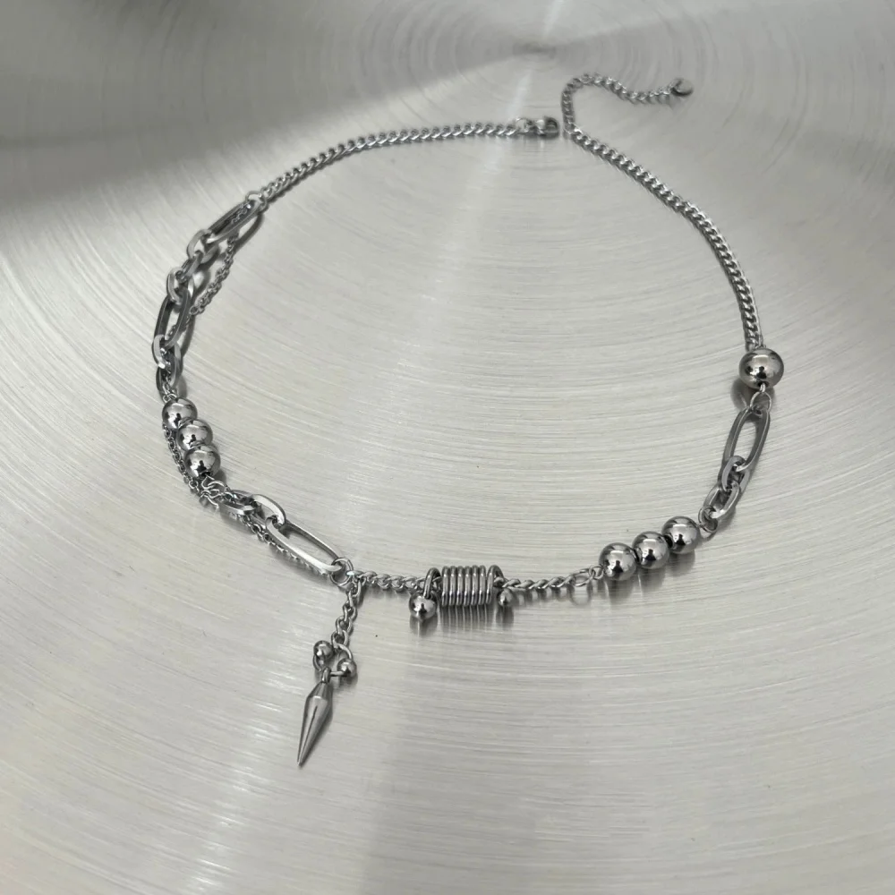 Hip-Hop-Herren-Halskette mit Kettengliedern, Retro-Silberfarben-Nietenanhänger, Modischer Edelstahlschmuck – Detail 4