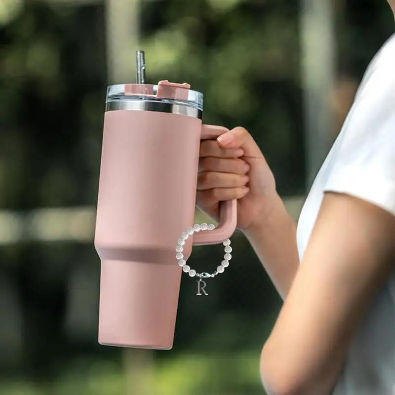 Accesorios con dijes de letras para taza, diseño de 26 letras, colgante para espejo retrovisor, colgante de llaves de coche inoxidable, decoración elegante para llaves de coche