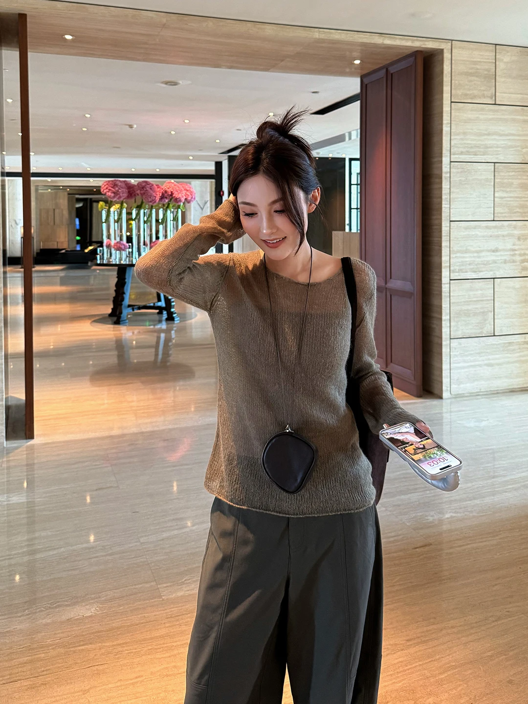 

Loose Fit Camere Knitted Sweater with See-tough Design Comfortable Long Sve round Ne Top for Women by Li Ynuo