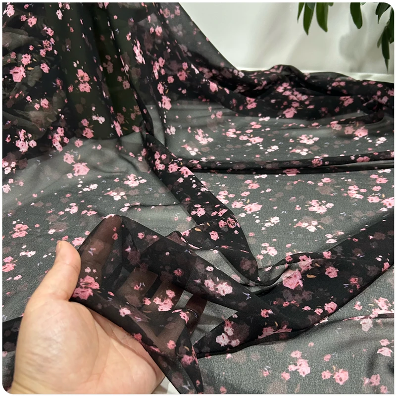 

Розовый цветочный черный искусственный шелк Жоржет Ткань Полиэстер Шифон Тонкий Светлый W150CM