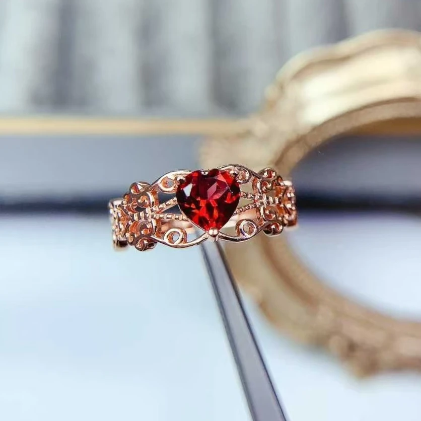 

Vintage Style 925 Silver Ring Natural Garnet Ring 6mm 0.6ct Mozambique Garnet Silver Jewelry with 18K Gold Plating