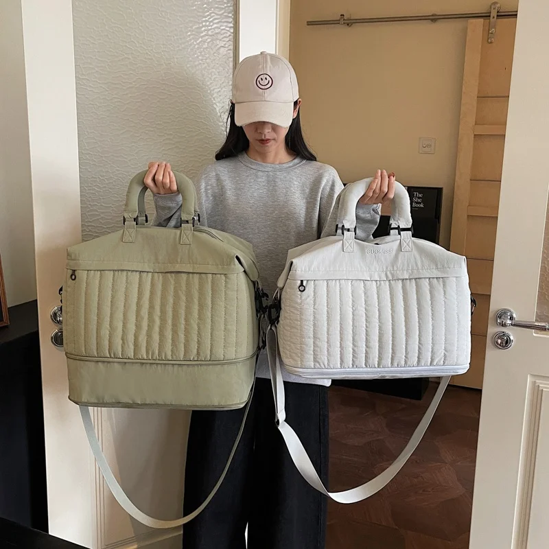 大容量トラベルバッグユニセックスハンドヘルドクロスボディバッグ短期出張用ヨガフィットネストラベルバッグ多機能収納バッグ