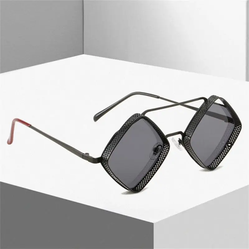 Sunglasses New Retro Men Ladies Metal Hollow High Quality Sun Glasses Fashion Glasses Glasses Jewelry Accessories  UV400