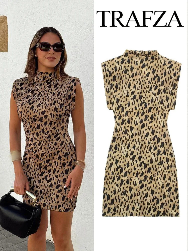 TRAFZA 2024 Woman Chic V-Neck Sleeveless Backless Slim Beach Party Dress Women Summer Vintage Leopard Fold Print Long Dress