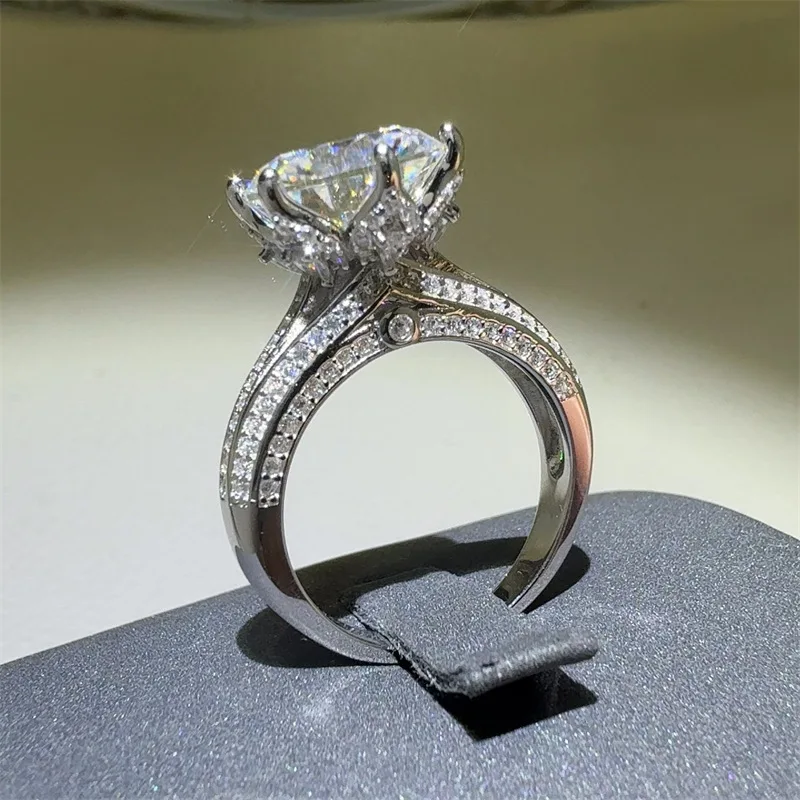 Banquet Moissanite PT950 Platinum 5 Carat Luxury Eight-Facet Cut Ring for Women, luxurious ornament for party dating and formal