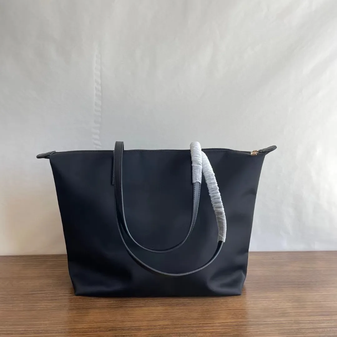 Bolso clásico de nailon para mujer, bolsa de viaje de gran capacidad, a la moda y versátil, de un solo hombro, de compras