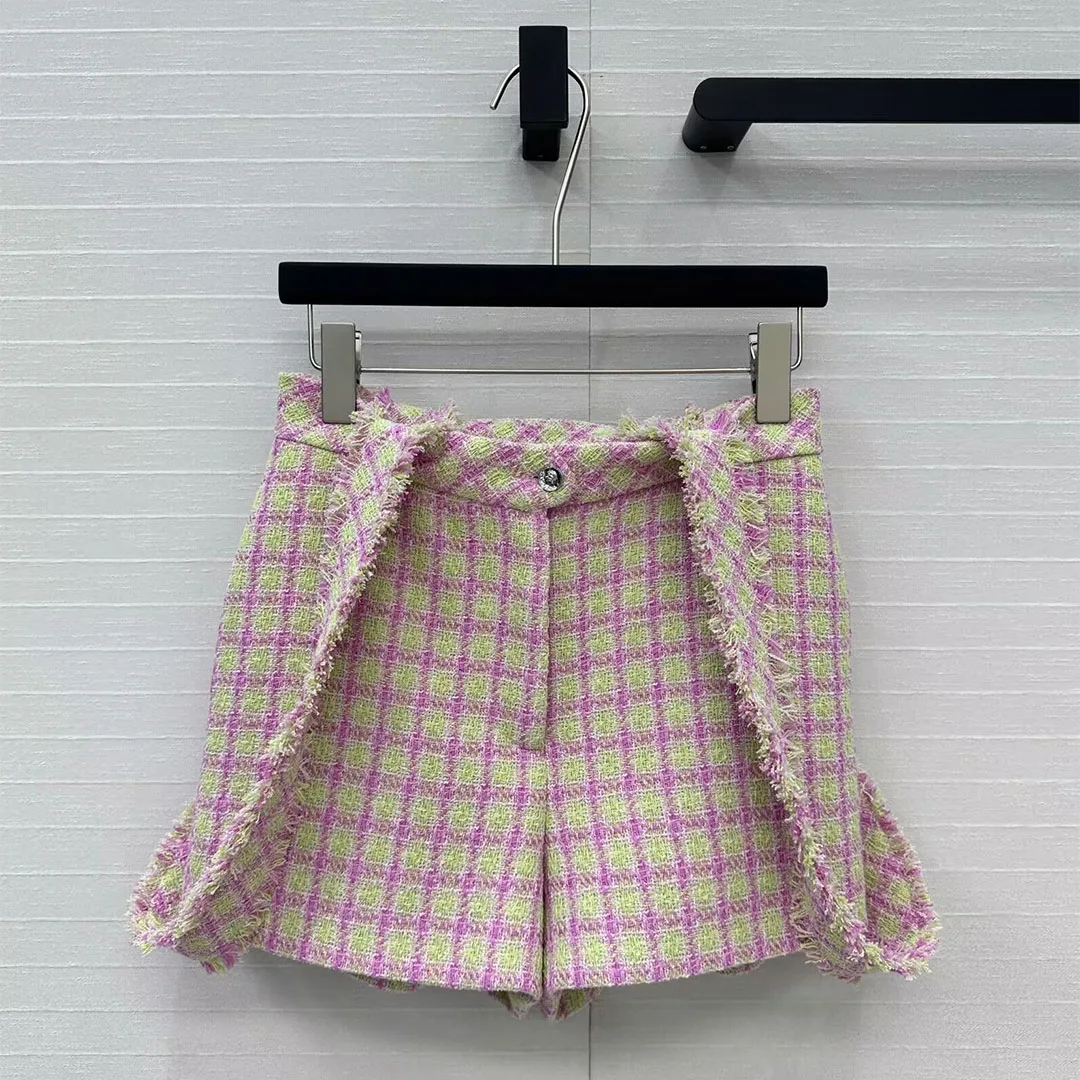 

2025 New Summer Vintage Sweet Plaid Woven Tweed Shorts Women High Waist Shoulder Strap Design Novelty Chic Shorts