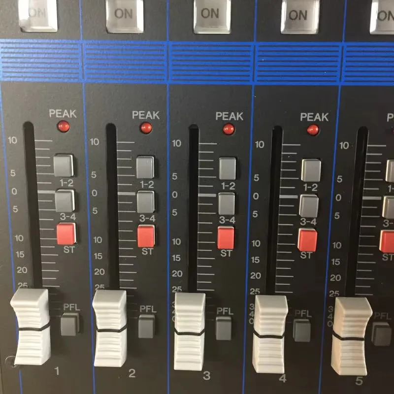 

Золотой продавец Yamaha MG16 MG16XU Профессиональный записывающий 16-позиционный сценический микшер