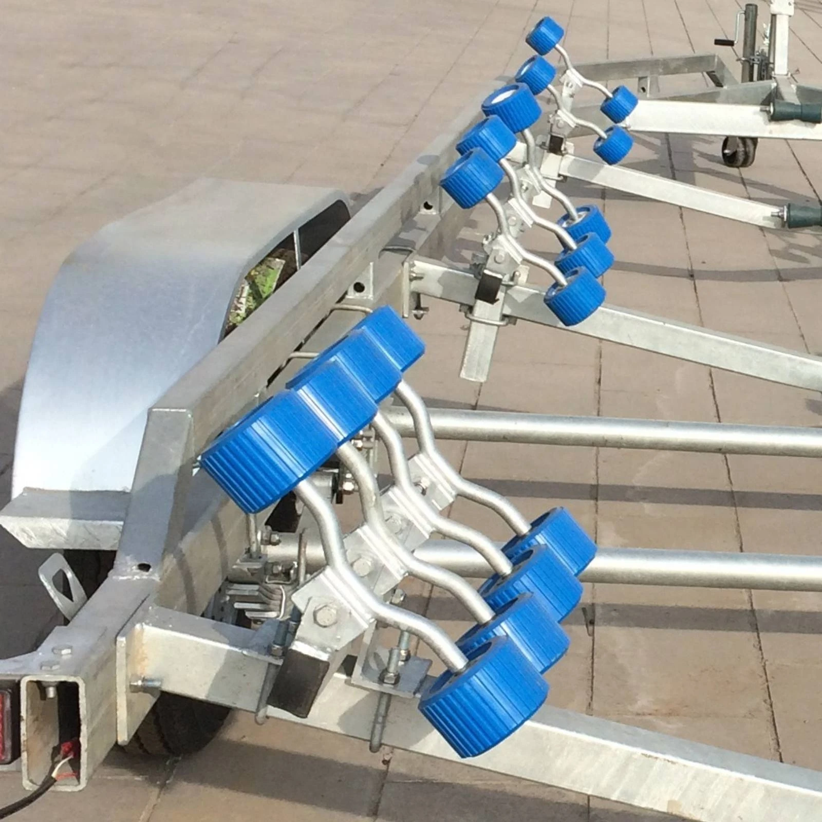 twinRoller Assembly Galvanized Trailer Roller with Bracket Hardware Non-Marring Reinforced for Boat Owners, Marine Transport