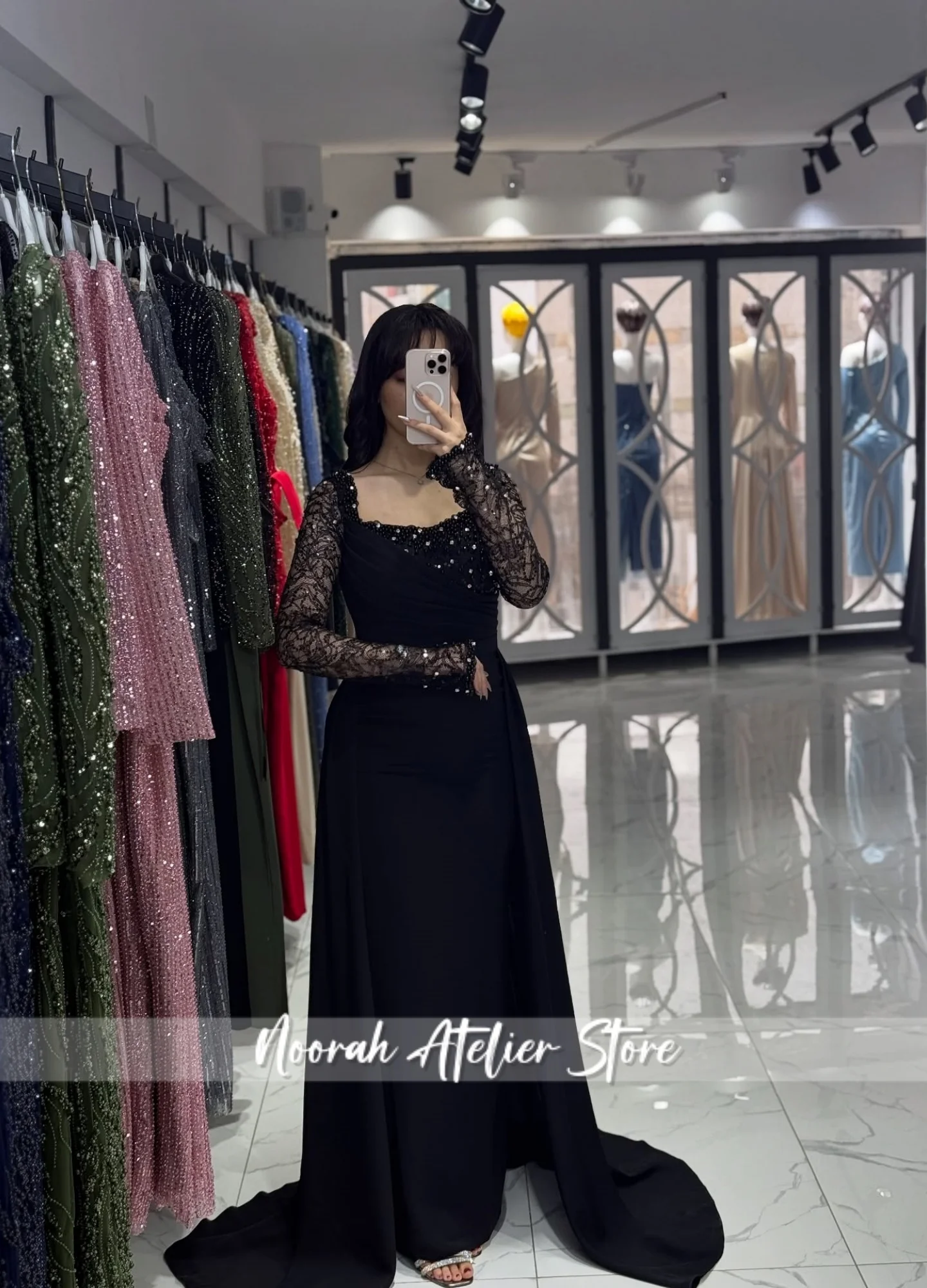 فساتين سهرة نسائية فاخرة مطرزة بياقة مربعة سوداء 2025 دبي الوهم الأكمام فستان المشاهير فستان حفلات مخصص