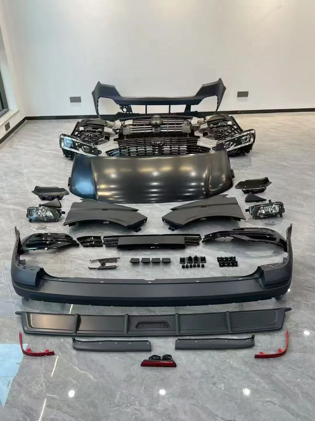 Upgrade to T6.1 Style Bodykit Body Kit the Front and Rear Bumper Sets With Headlamp for Volkswagen Multivan T5.1 2012-2015
