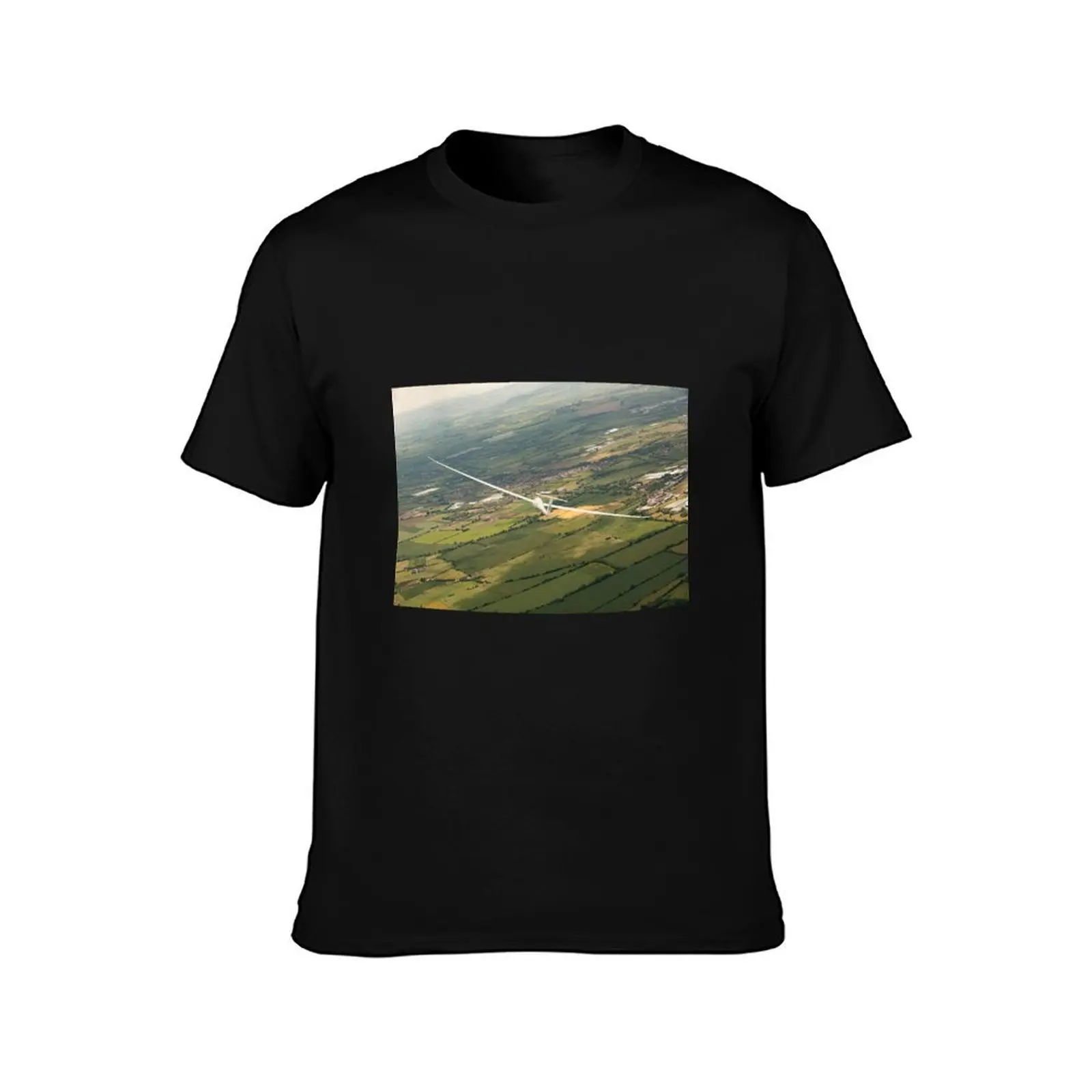 Sailplane,glider soaring above the English contryside. T-Shirt Simple Line Art Print Tee T-Shirt
