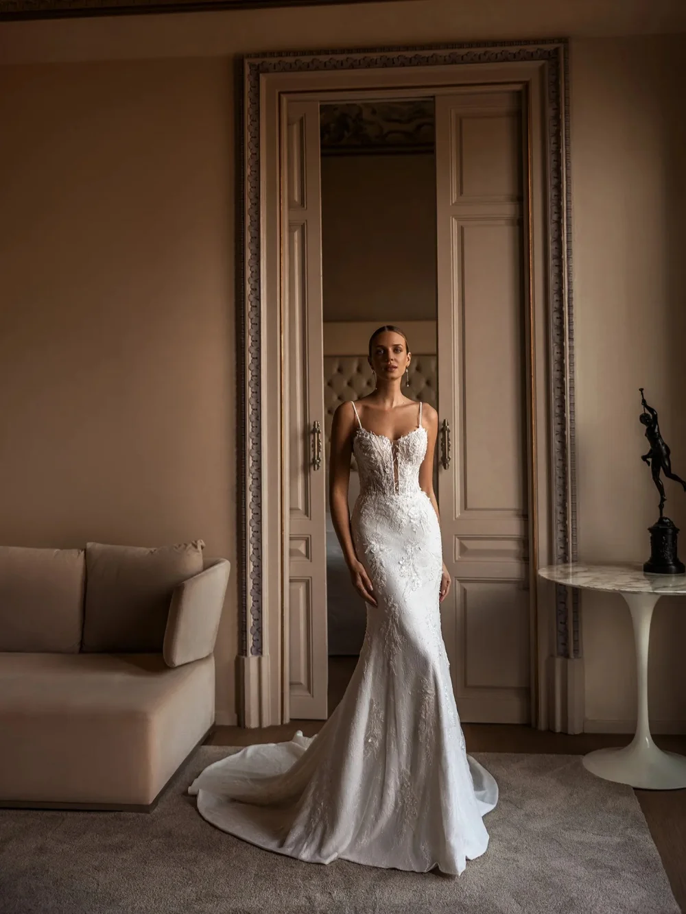 New Arrival Beaded Thin Straps Wedding Dress Lace Appliques Mermaid Bridal Gown New Customized Floor-length Dresses For Bride
