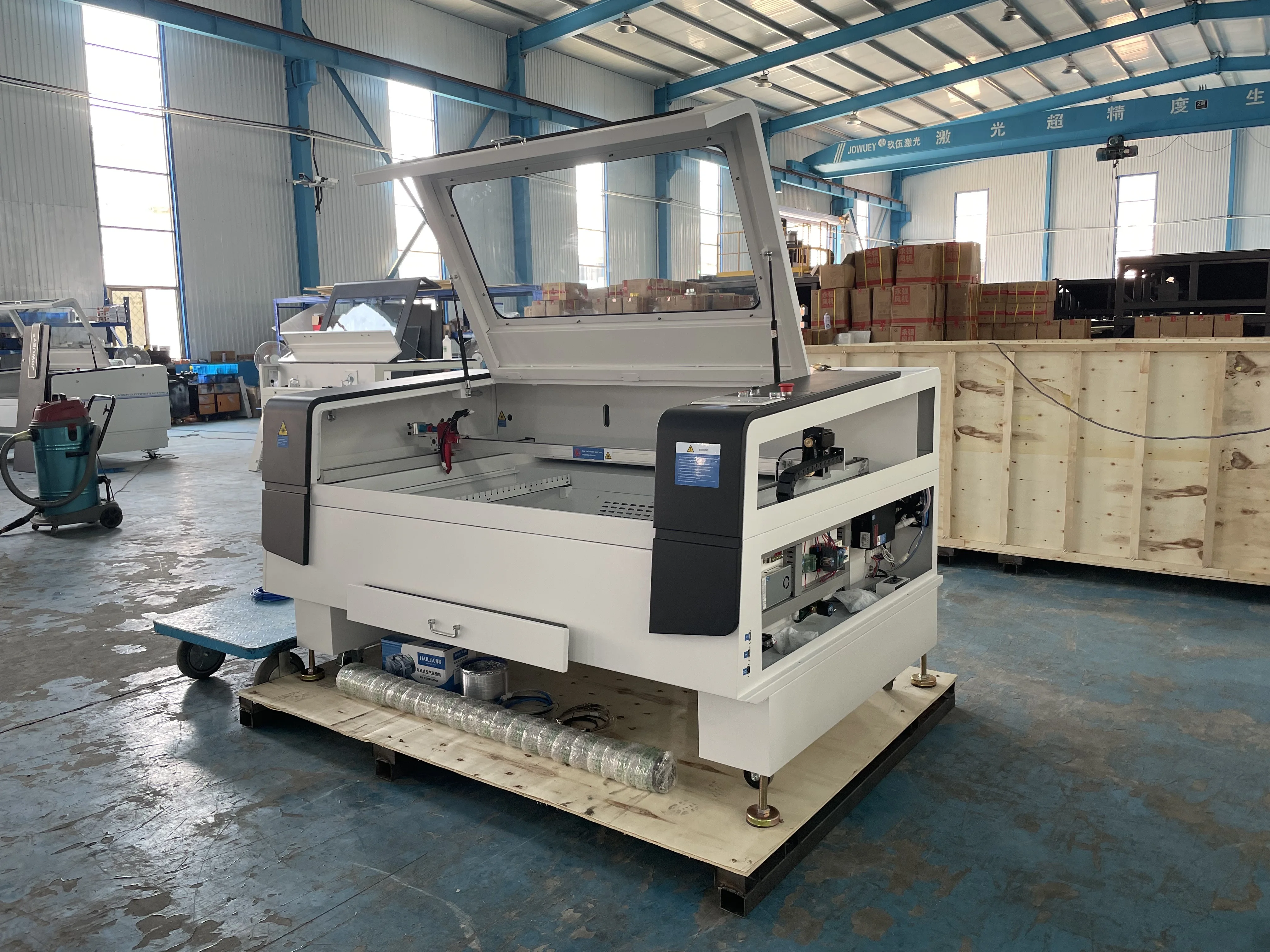 

1390 3-осевой станок для лазерной резки CO2 130*90 см Лазерный гравировальный станок Цена производства резака по дереву