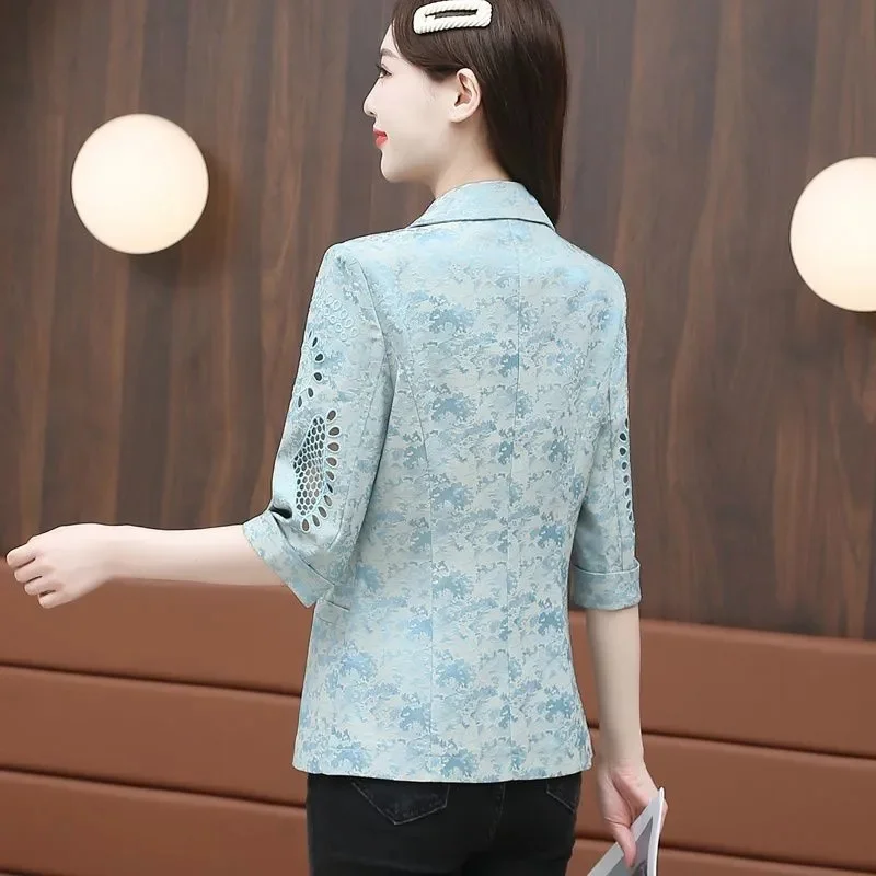 سترة صيفية أنثوية للترفيه 2025 للسيدات بأكمام سبع نقاط ملابس علوية للسيدات مقاس كبير 4XL معطف بدلة مجوف