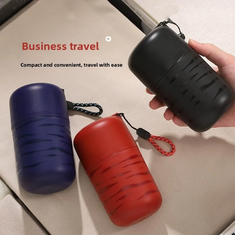 kit-de-voyage-portable-hoinvaet-comprenant-dentifrice-brosse-a-dents-gobelet-pour-bain-de-bouche-articles-de-voyage-pour-les-courts-sejours-sac-cylindrique-pour-hommes-et-femmes