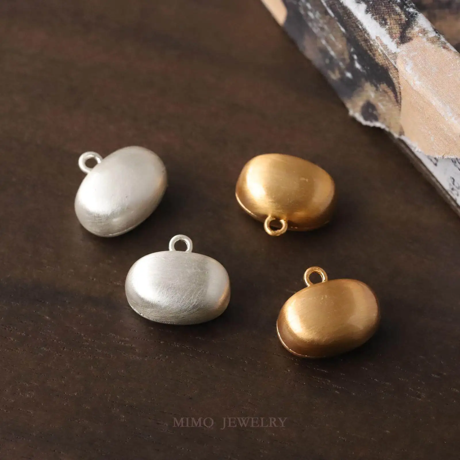Copper-plated Gold Ins Wind Hollow Brushed Texture Oval Bean Pendant Charms For Jewelry Making DIY Bracelet Accessories Findings