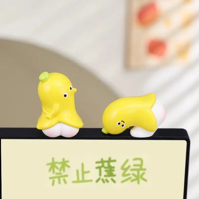 1PC Resin Banana Figurine Computer Monitor Decor,Cute Mini Banana Statues For Car Dashboard,Funny TV/Photo Frame Decorations