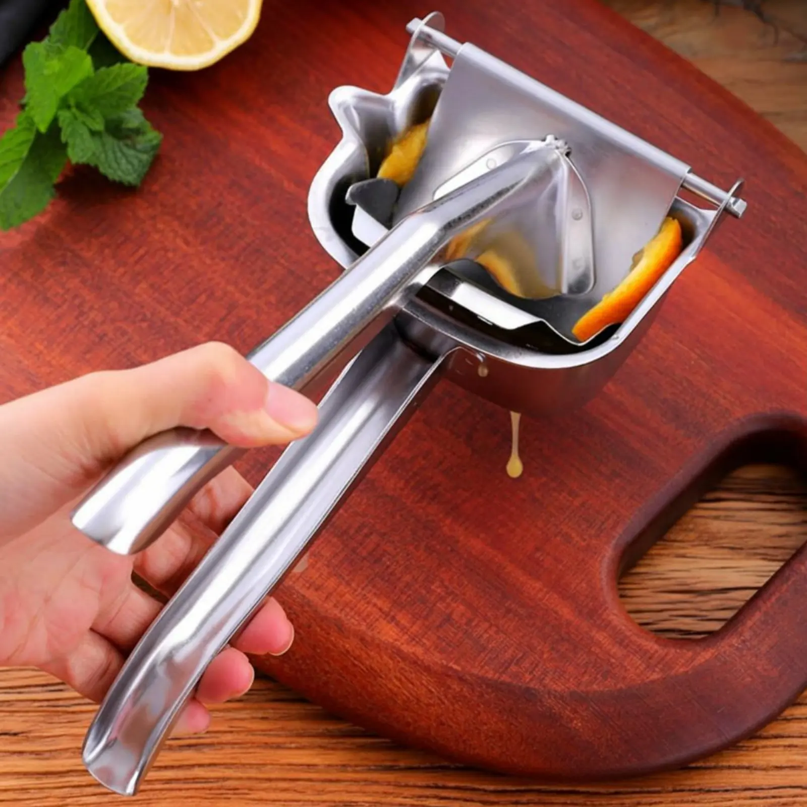 Stainless Steel Fruit Juicer Directed Flow Spout Hand Press Lemon Extract Extractor Kitchen Utensil Built-in Strainer