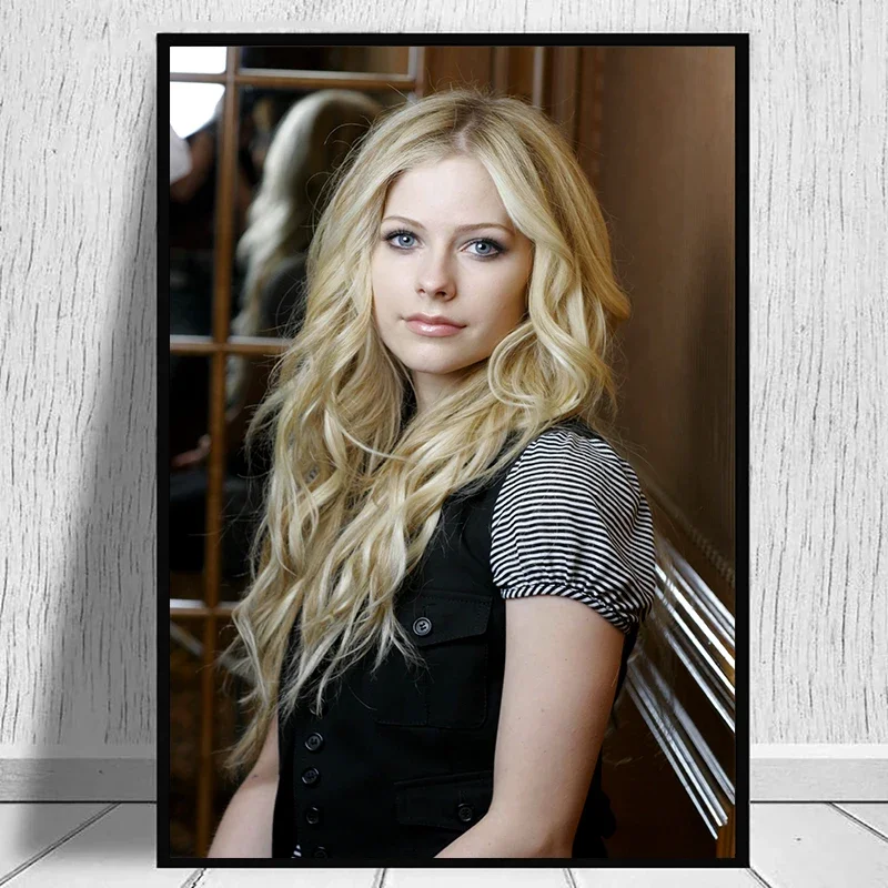 Famous Pop Rock Singer Avril Lavigne Fashion Poster Canvas Painting and Print Wall Art Classic Retro Picture for Room Home Decor