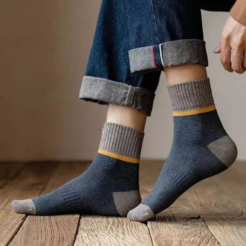 7 pares de meias masculinas primavera outono grossas tubo médio anti odor absorção de suor cor bloqueada antiderrapante desportivo simples meias casuais