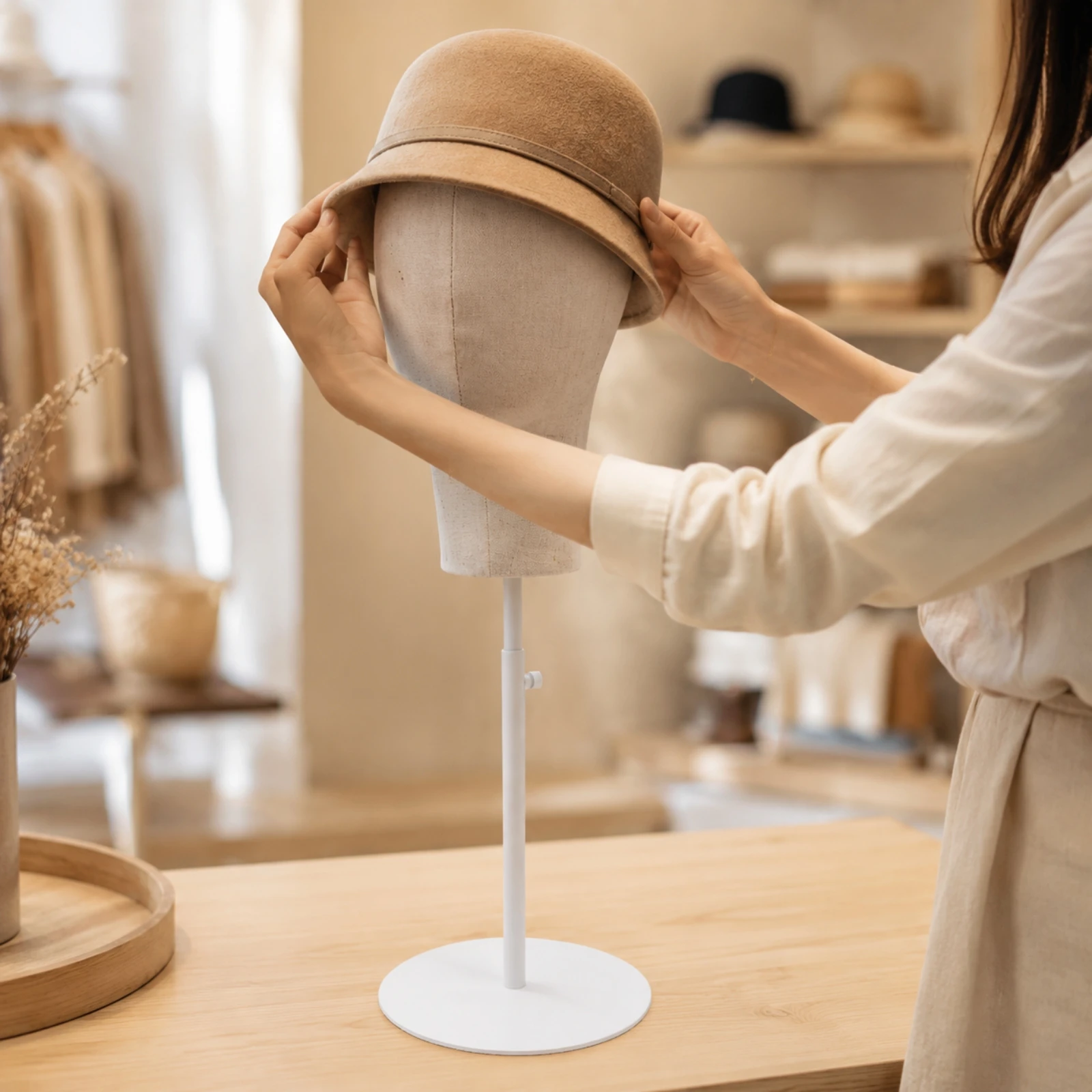 tete-de-mannequin-recouverte-de-tissu-avec-support-tete-de-mannequin-neutre-reglable-avec-base-support-de-presentation-de-chapeaux-reglable-forme-dome