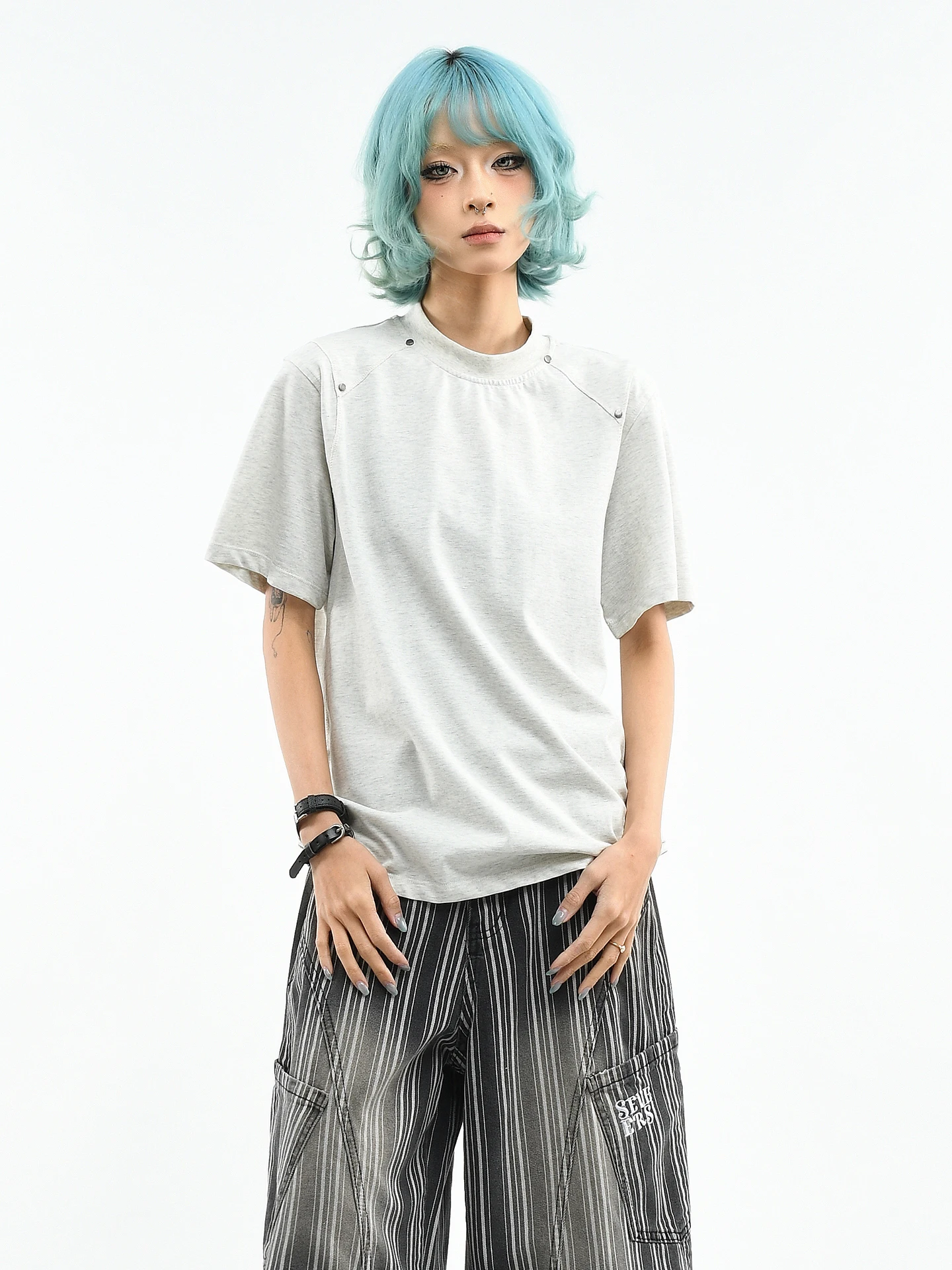 

OV Original American Style Rivet Decomposition Splicing Short Sleeve T-Shirt Unisex Loose CleanFit Color Top for Summer