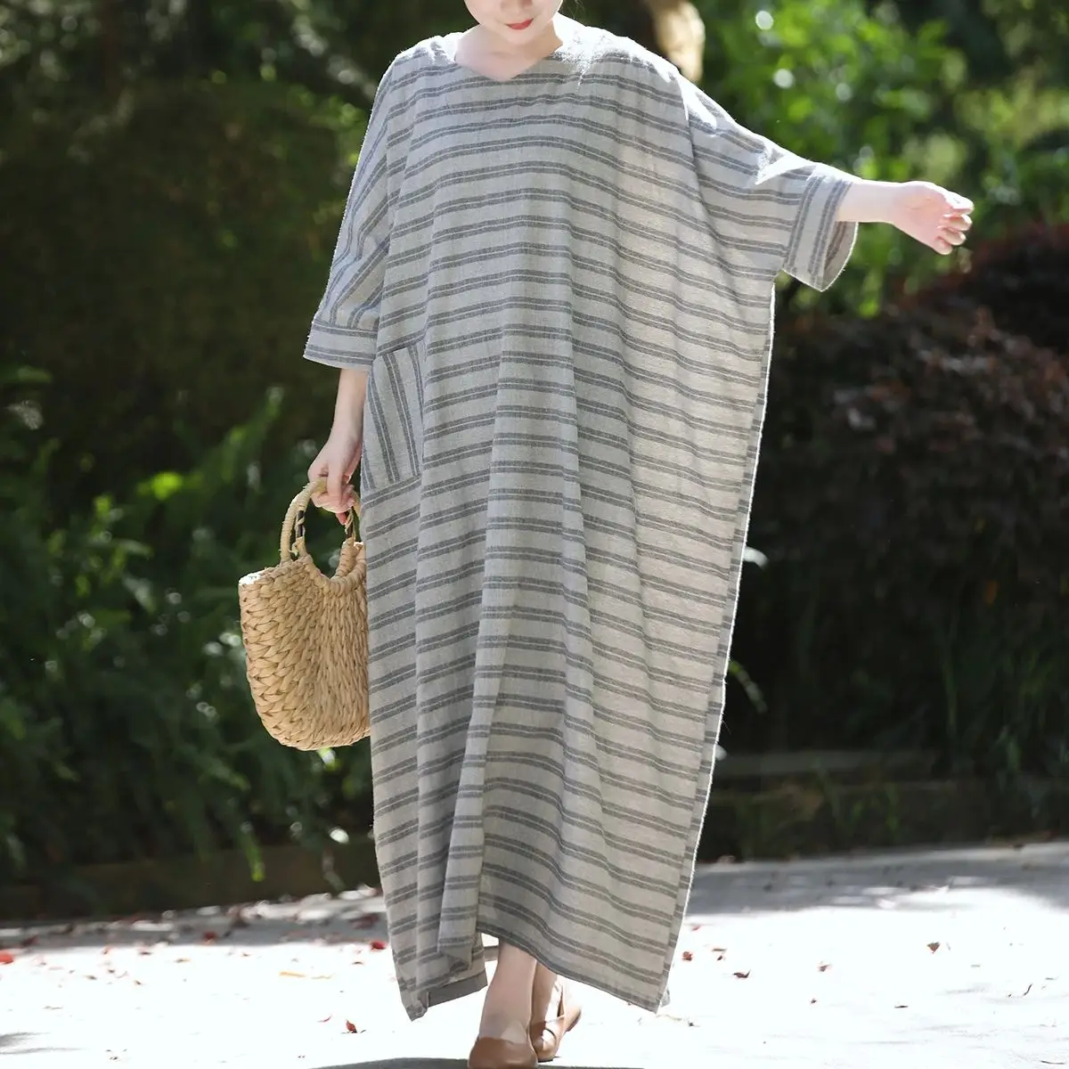 

LZJN Women's Summer French Retro Literary Striped Oversized Robe in Dark Gray with Lazy Style and Large Pockets Dress
