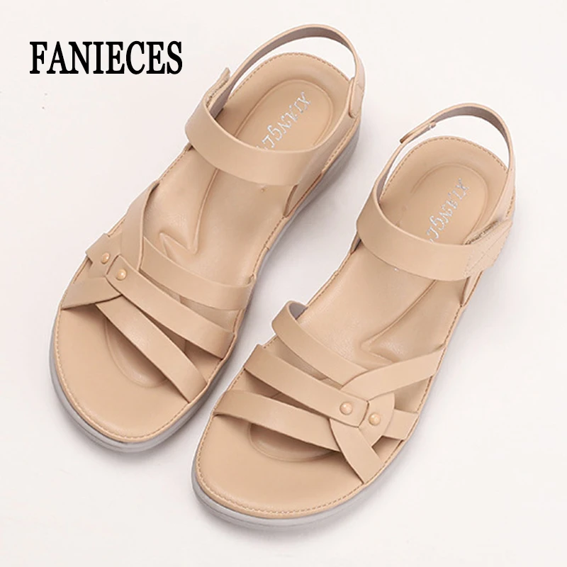 

Летние повседневные сандалии больших размеров с низким каблуком, нескользящие, без застежек, удобные, с мягкой подошвой, для женщин среднего возраста, на каждый день