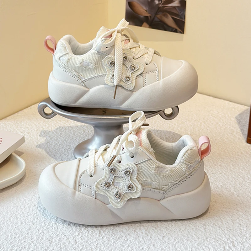 

Cute Round Toe Thick Bottom Soft Cloud Shoes Girl 2025 Autumn Star Decoration Solid White Velcro Sneakers Non Slip Casual Shoes