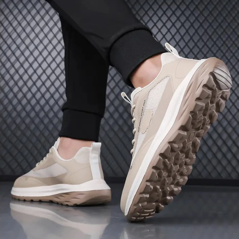

New Lightweight Comfortable and Breathable Spring and Summer Running Shoes with A Fashionable Mesh Flat Bottom Low Top Round Tie