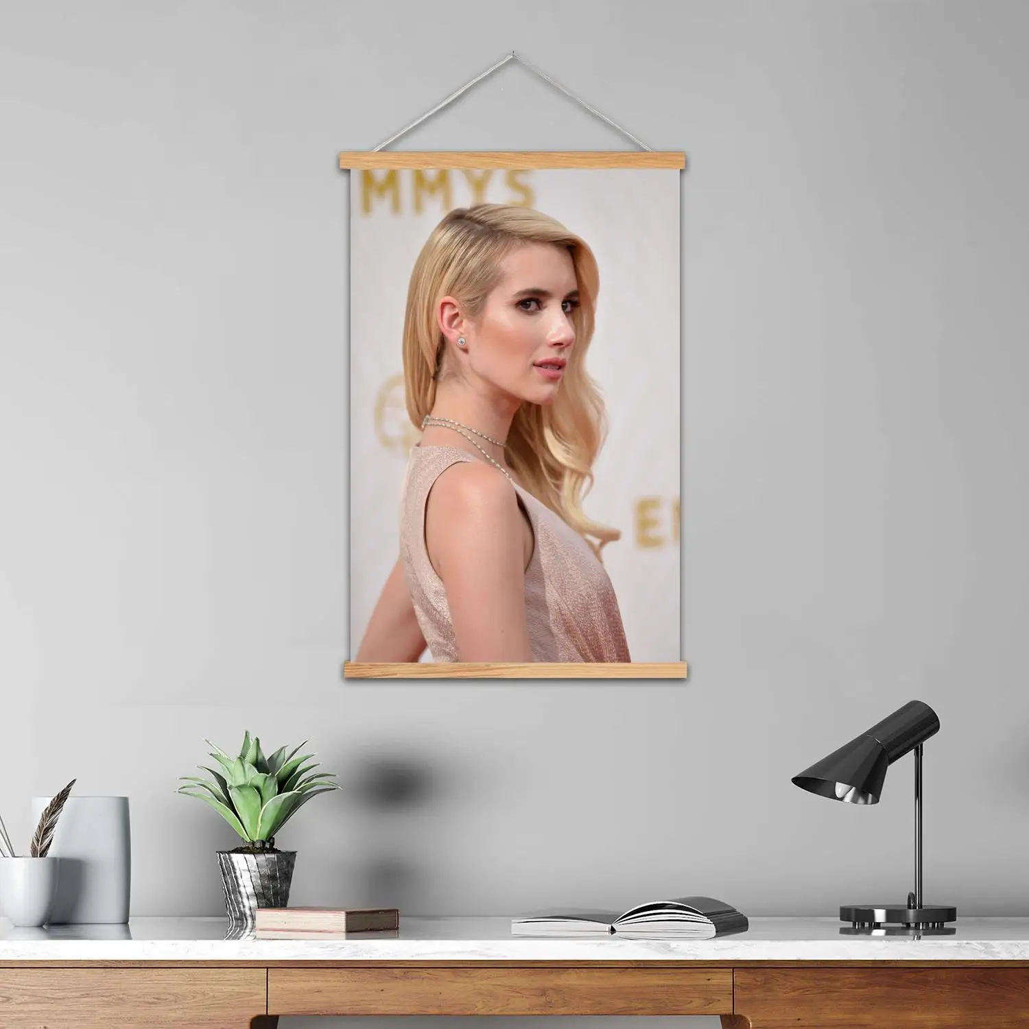 إيما روبرتس مؤطرة جدار اللوحة قماش ملصق فني، جدار الفن الحديث الأسرة ديكور غرفة نوم الملصقات، اللوحة الزخرفية