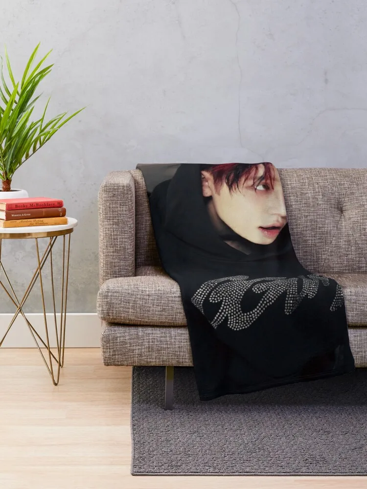 YEONJUN GGUM Throw Blanket Hair Bed covers Blankets