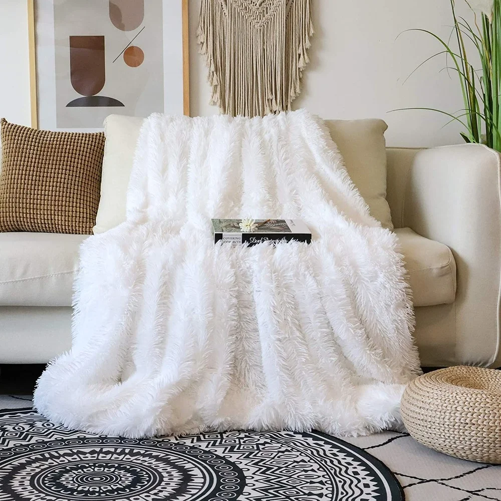 Decorative Extra Soft Faux Fur Blanket Reversible Fuzzy Long Hair Shaggy Blanket Fluffy Cozy Throw Blanket for Couch Sofa Bed