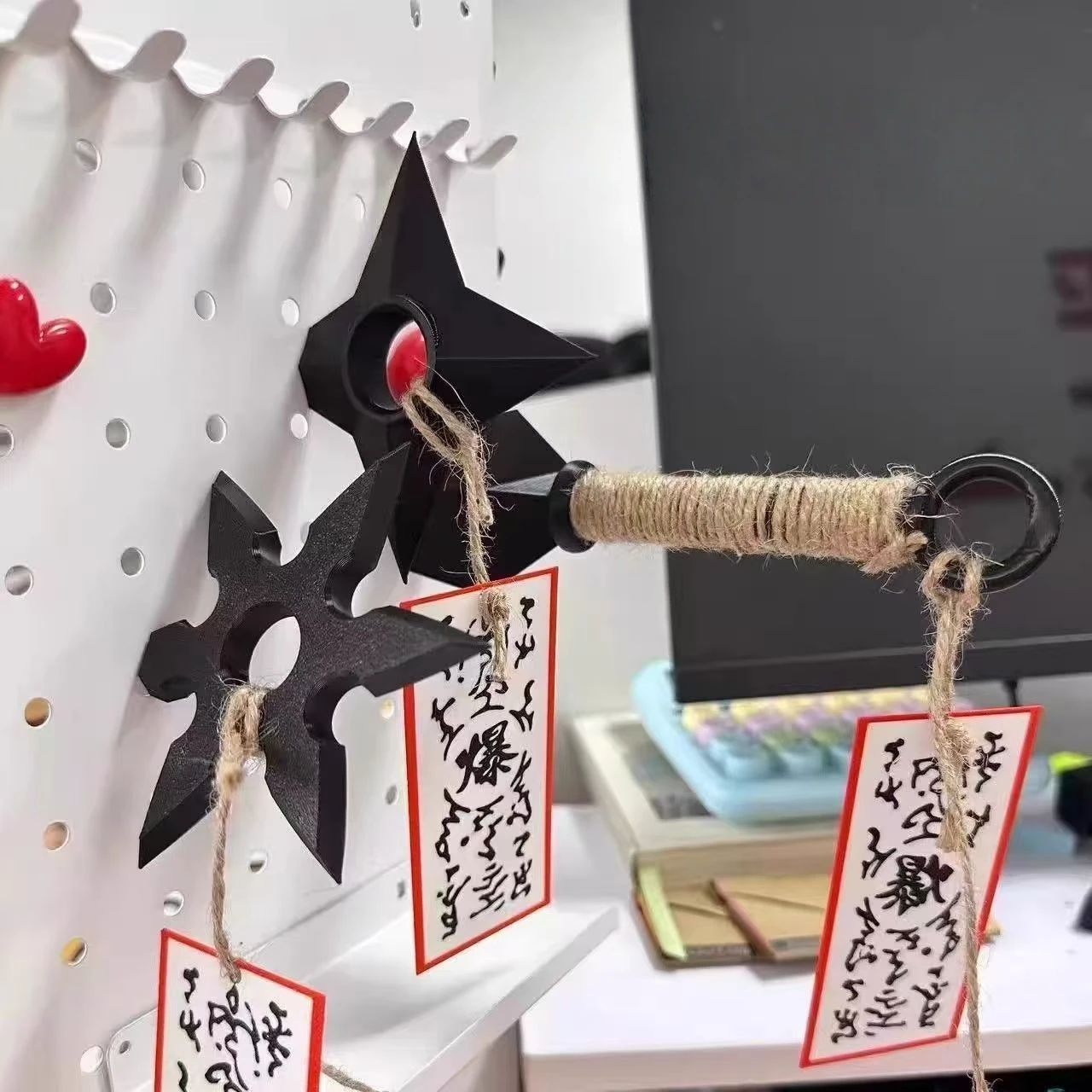 Shuriken Pen Base, Dart Weapon Model, Magnetic Ninja Explosive Symbol Shuriken Pen, Fridge Magnet