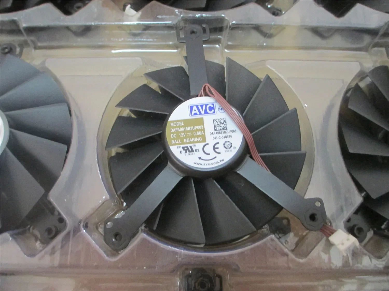 

DAPA0815B2UP003 Вентилятор графического процессора 12 В 0,6 А 85 мм для NVIDIA RTX 2060 RTX2070 RTX 2060 2070 RTX 2080ti Вентилятор охлаждения видеокарты
