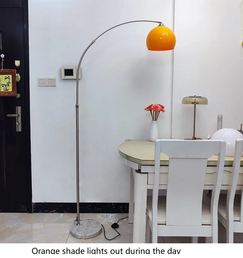Lámpara de pie simple, sofá de sala de estar, lámpara de mesa grande vertical de lectura con control remoto de lujo, lámpara de pie LED de estudio