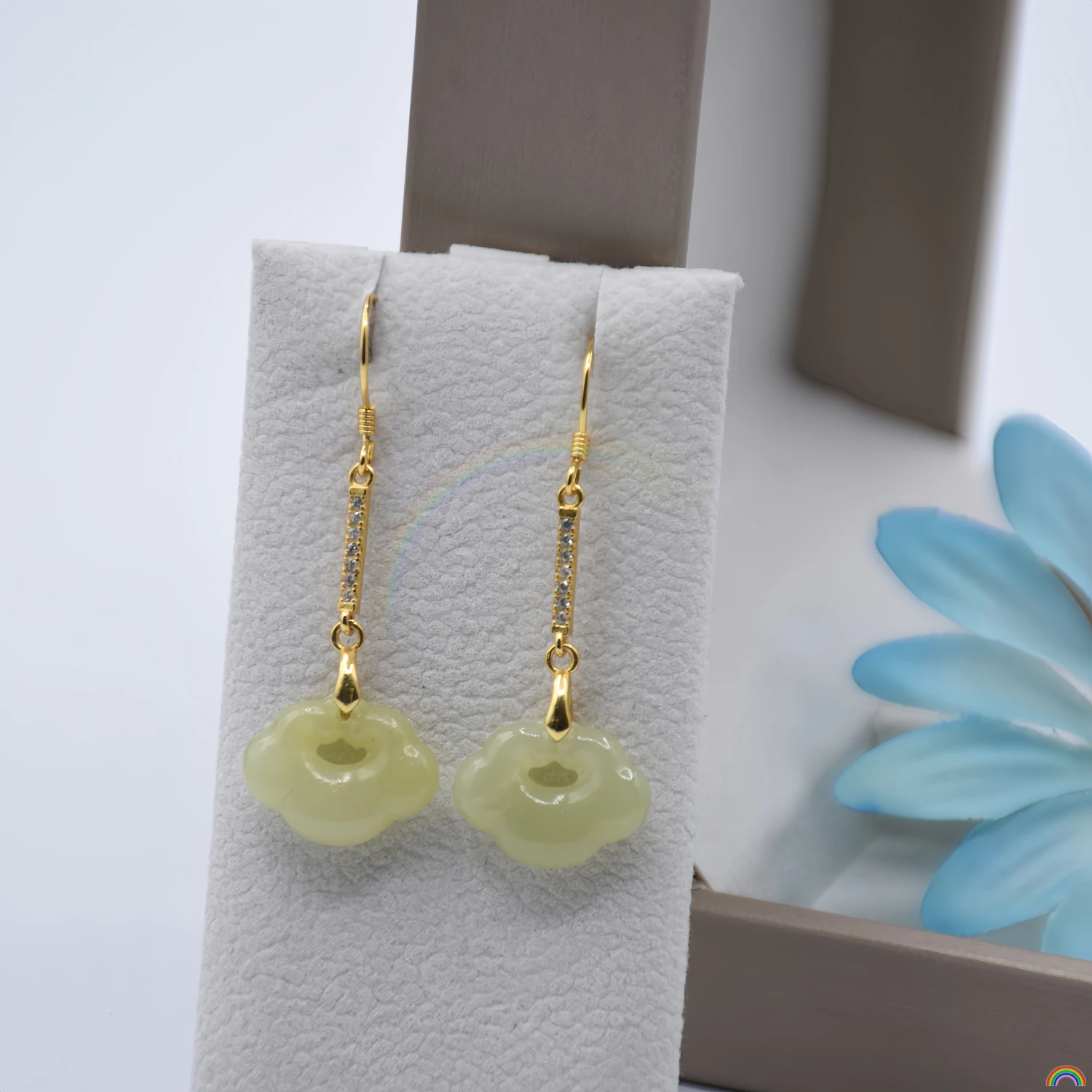 Natural Hetian Jade Ice Clear Water Auspicious Cloud Lock S925 Earrings Light Summer Cloud Dream Advanced Earrings Rwbuy