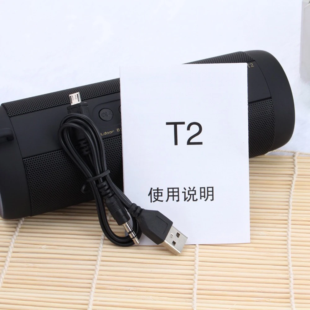 Cylindrical Portable Outdoor Subwoofer Bass Wireles Bluetooth Speaker  Speaker Support FM Radio TF Card Play LED Flashlight